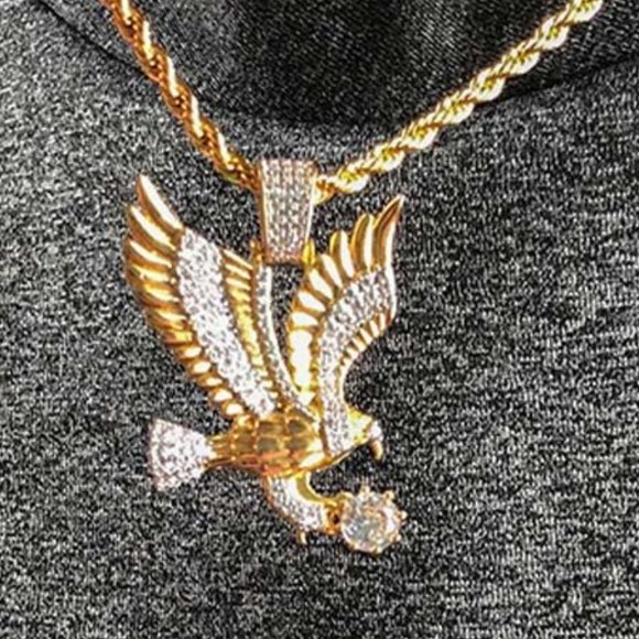 Gorgeous Gold-Plated Cubic Zirconia Flying Eagle Pendant - Picture 2 of 7
